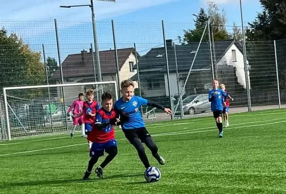 Mecz pełen emocji: prowadzenie 5:0, porażka 6:7 – APC Ciechanów wygrywa