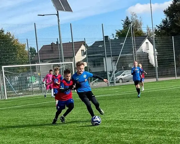 Mecz pełen emocji: prowadzenie 5:0, porażka 6:7 – APC Ciechanów wygrywa